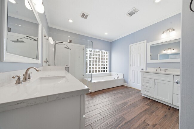 Building Photo - 2214 Lytham Ln