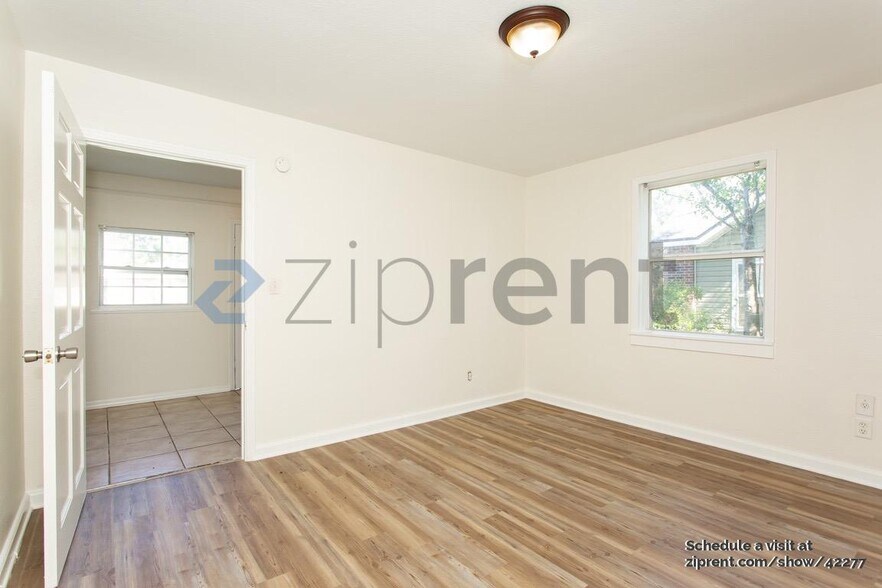 Building Photo - 1617 Campus St