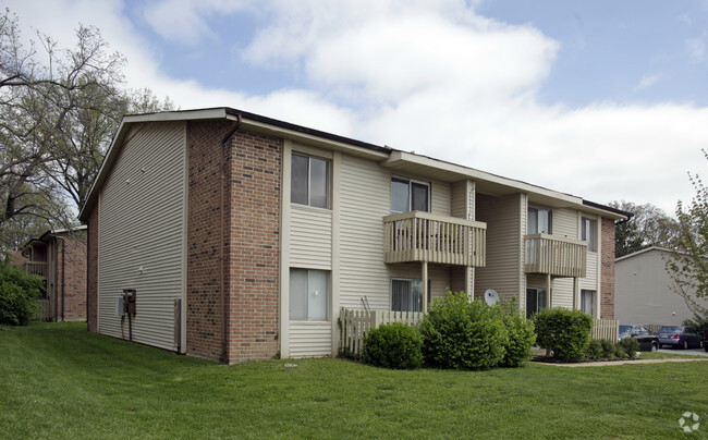 Primary Photo - Chancellor Square Court Apartments