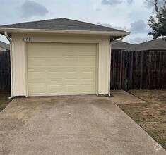 Building Photo - 6713 Crestmont Ct