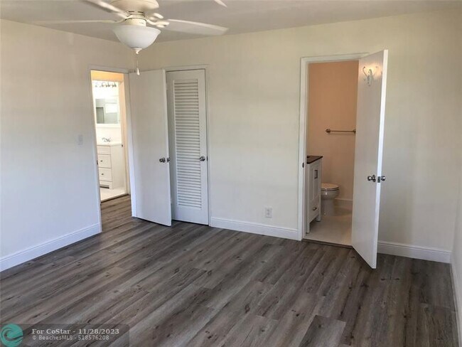 Building Photo - 807 SE 9th Terrace