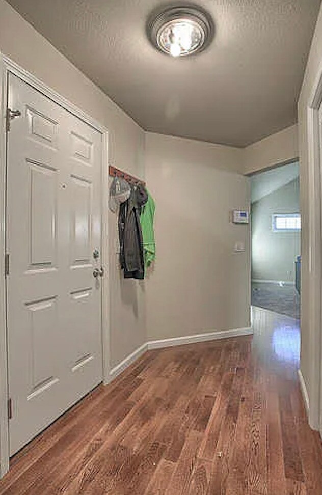 Building Photo - 2304 Blanche Ln