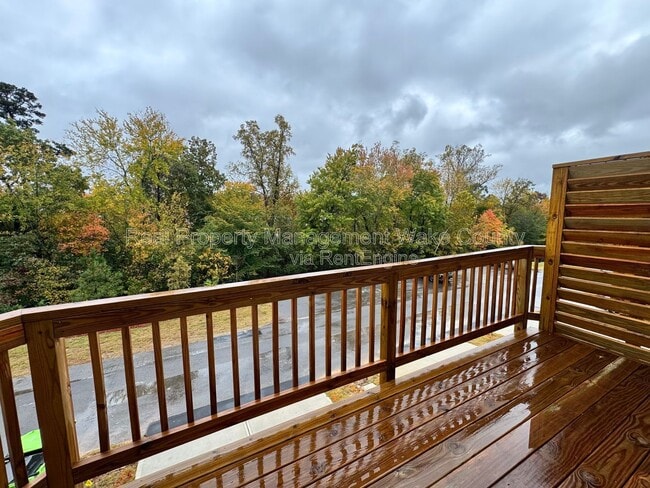 Building Photo - 416 Rowe Wy