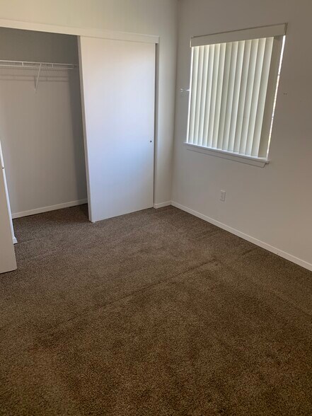 Bedroom - 4200 E Commerce Way