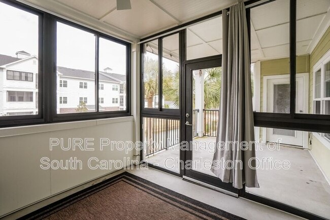 Building Photo - 1025 Riverland Woods Pl