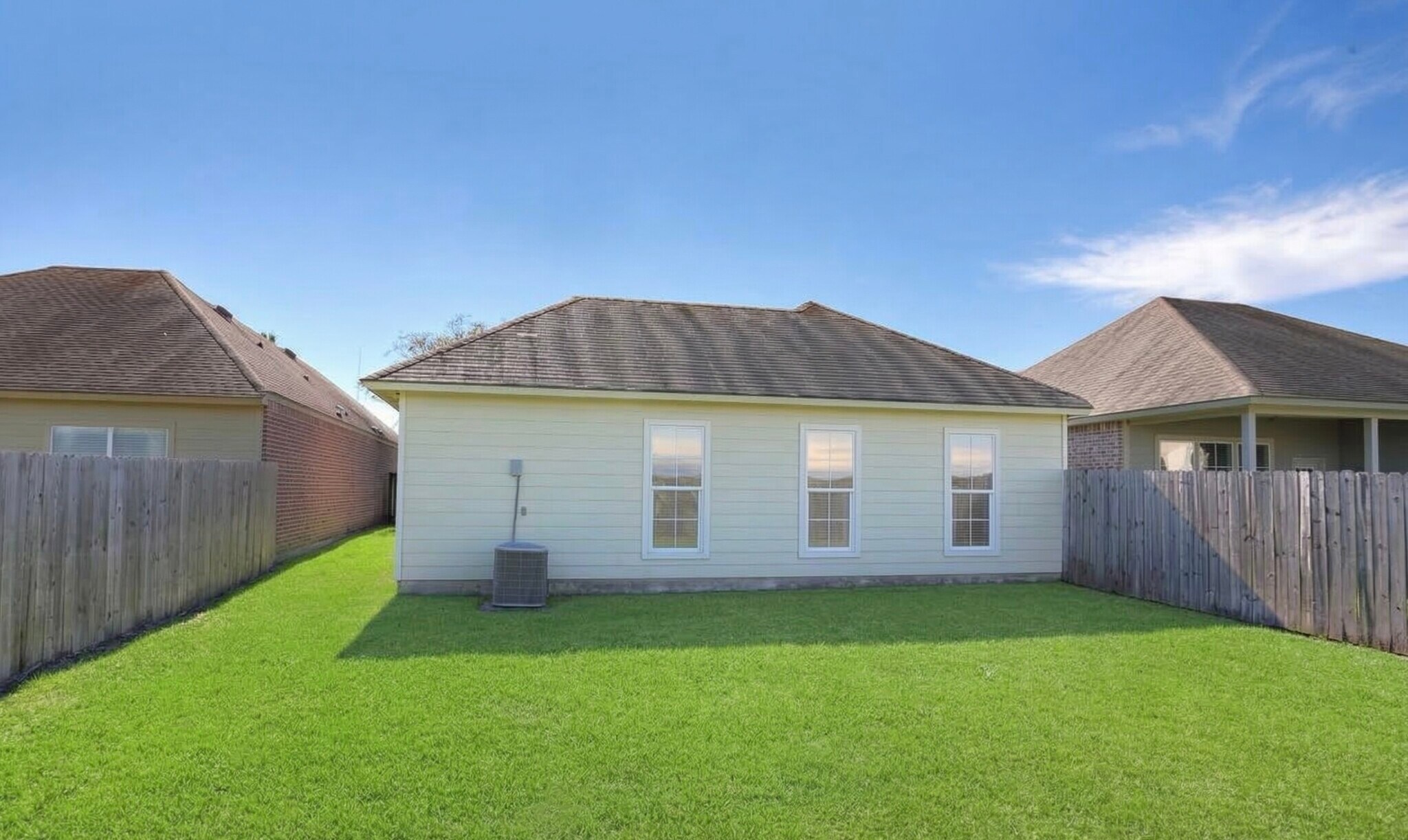 Building Photo - 3858 Southpass Ave