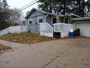 Building Photo - 3317 Elm St