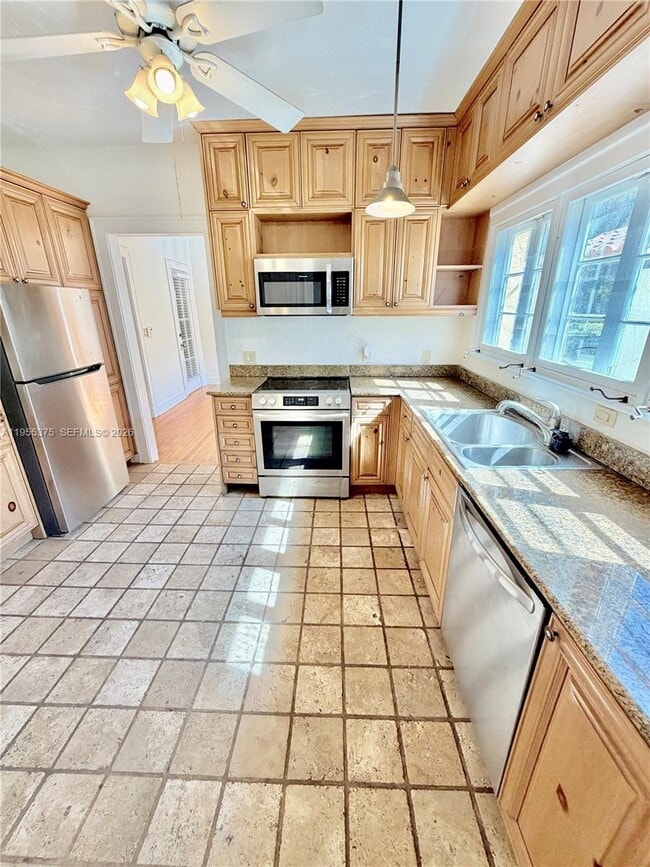 Building Photo - 1306 Madrid St