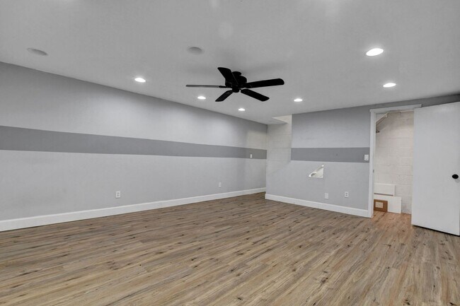 Building Photo - UNIQUE SINGLE FAMILY HOME! - No HOA, Car Lift, RV Parking and Nice Backyard