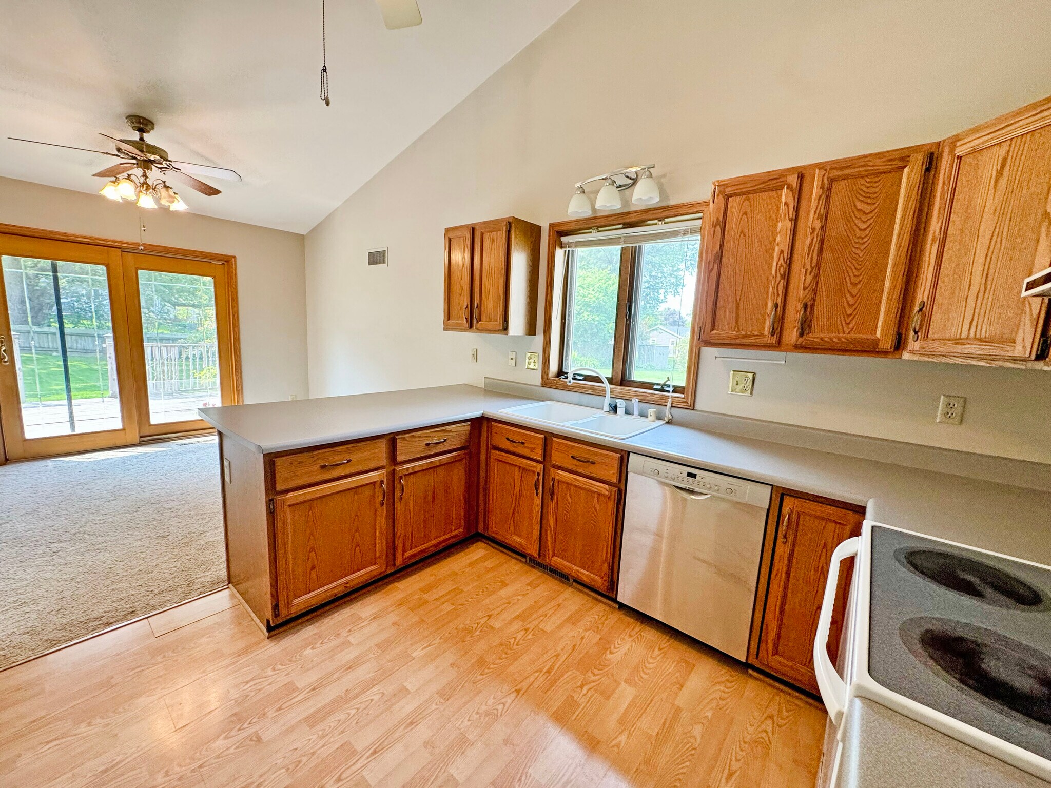 Building Photo - 5807 Black Walnut Dr