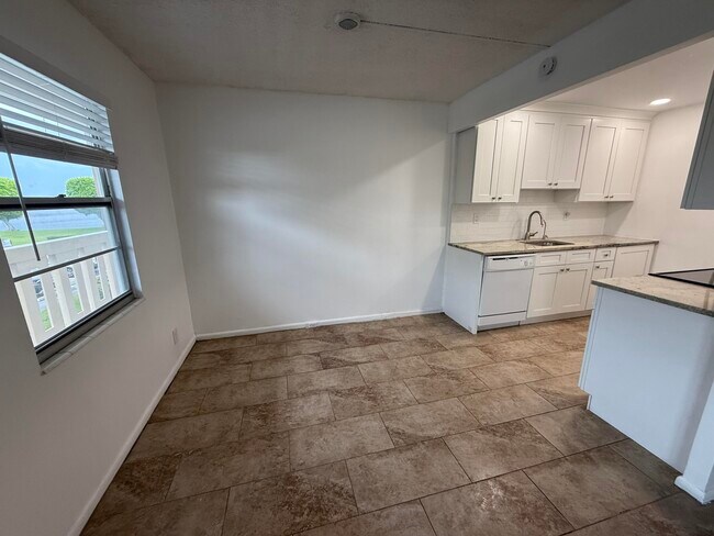 Building Photo - 2050 Guilford C