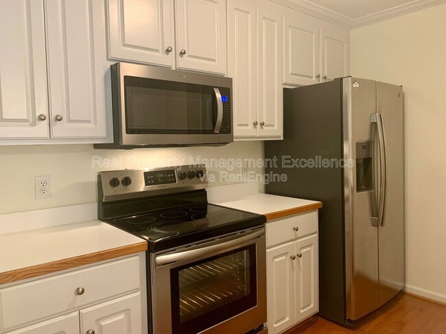 Building Photo - 205 Will Ct