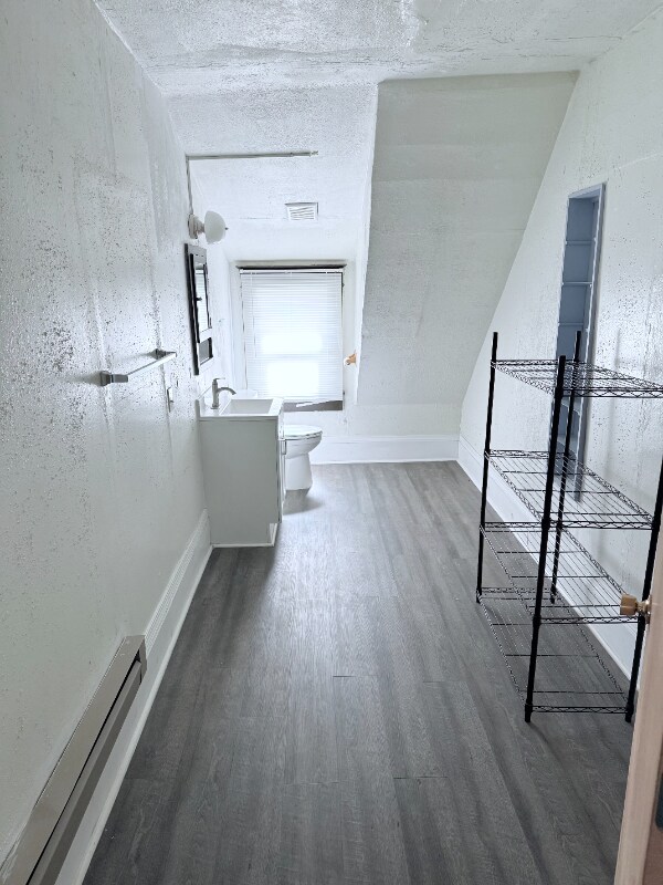 Building Photo - 122 4th St