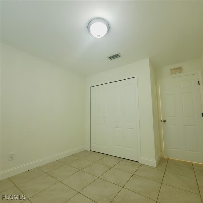 Building Photo - 777 Bedford Dr