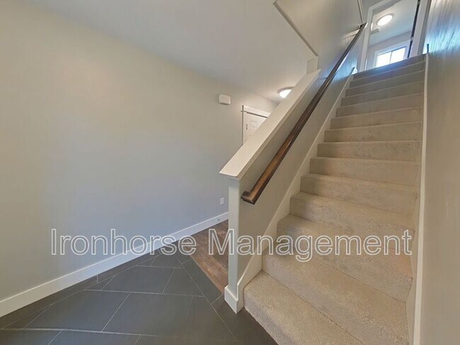 Building Photo - 2930 Warbler Way