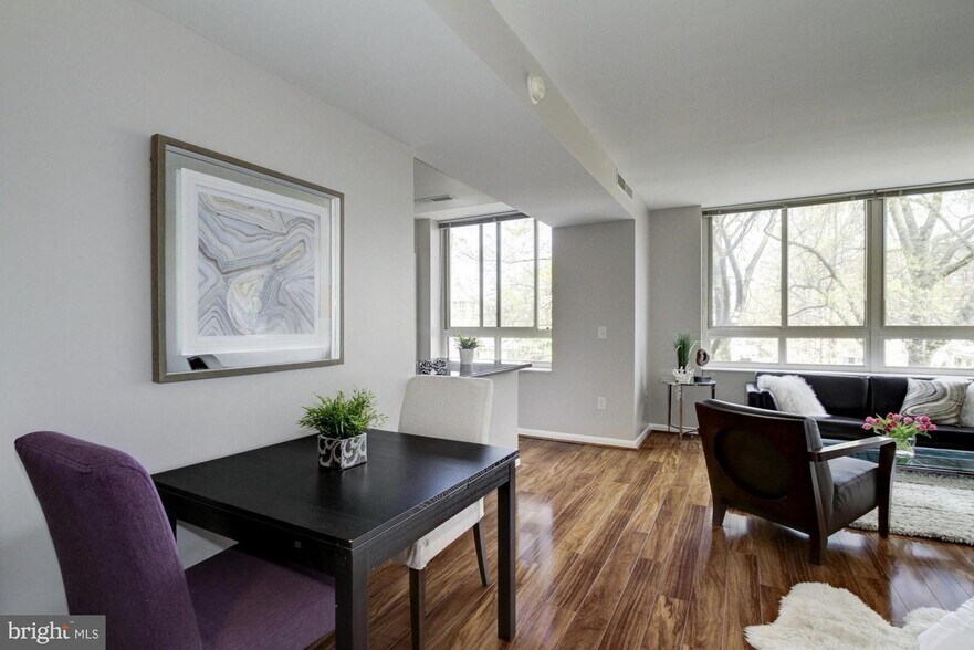 Building Photo - 355 I St SW