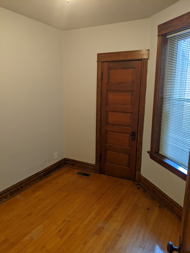 Bedroom 2 - 3733 N Greenview Ave