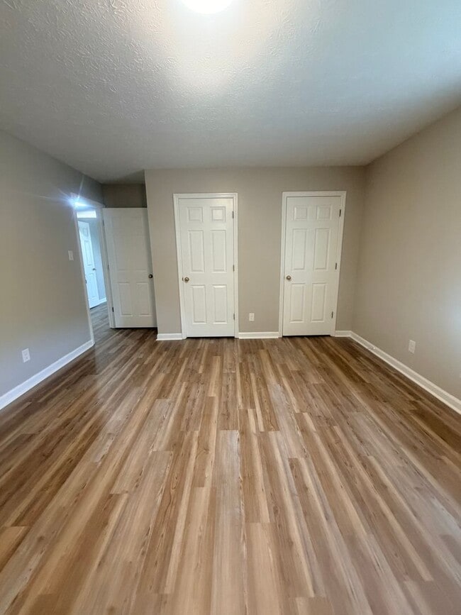 Building Photo - 2519 Cedar Ln