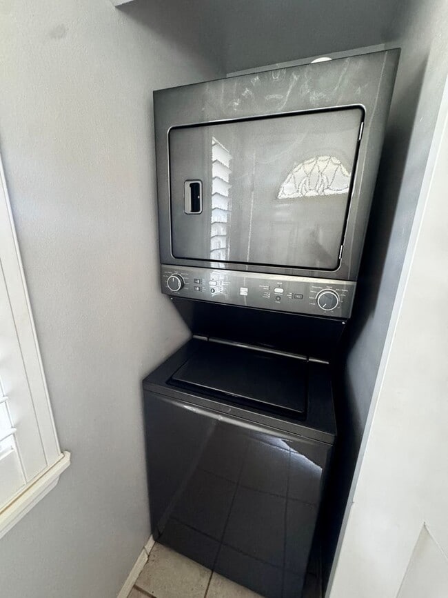 Building Photo - 2BR/2BA + Loft Condo at Villas at Kenolio – Vaulted Ceilings & Upgraded Interior