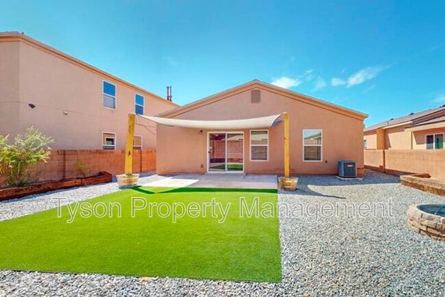 Building Photo - 1033 Desert Paintbrush Loop