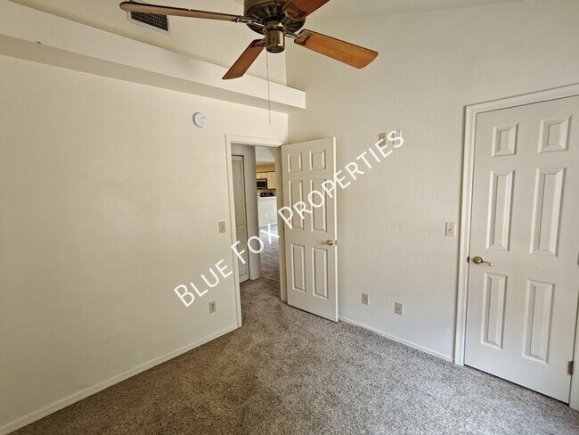 Building Photo - 131 E Horizon Cir