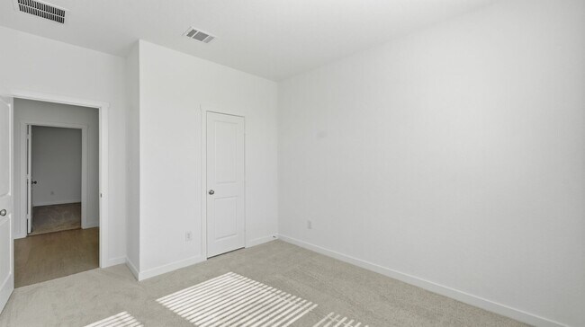 Building Photo - 2657 Gallic Rooster