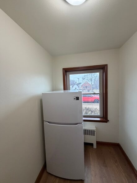 Building Photo - 5729 W Lincoln Ave