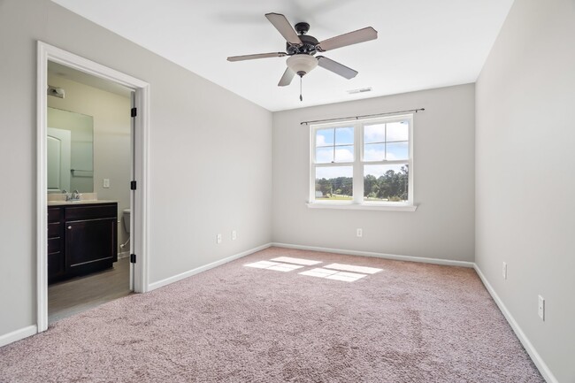 Building Photo - Justice Farm Townhome