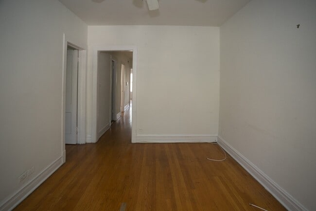 Building Photo - Lincoln Square / Ravenswood - 2 Bedroom / 1 Bath - Heat Included