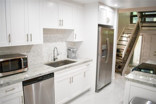 Building Photo - 19420 NE 26th Ave