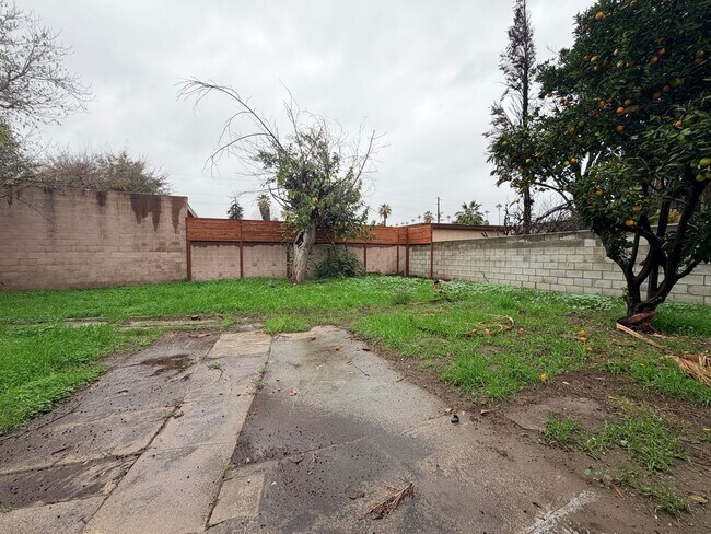 Building Photo - Charming 3-bedroom, 2-bathroom home located in the city of San Bernardino, CA.
