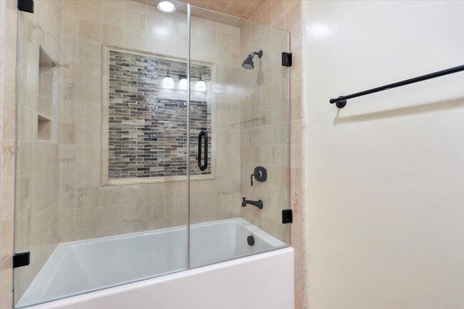 Building Photo - 575 Esplanade