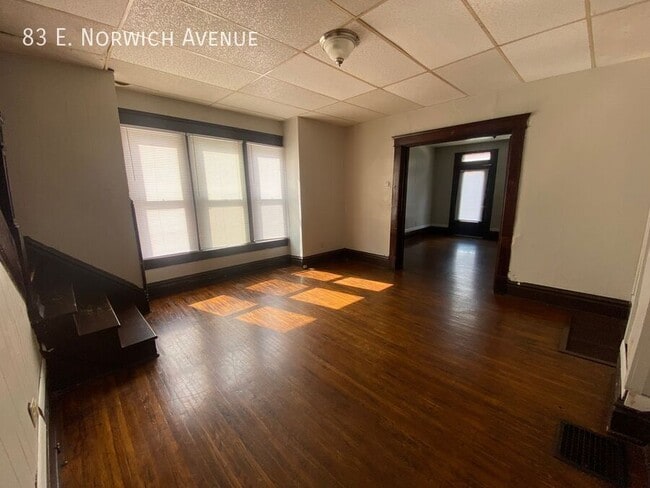 Building Photo - 83 E Norwich Ave