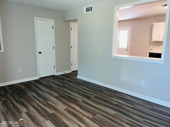 Building Photo - 8975 Stonebridge Blvd