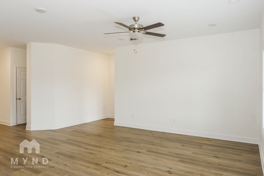 Building Photo - 150 Rose Vly Dr