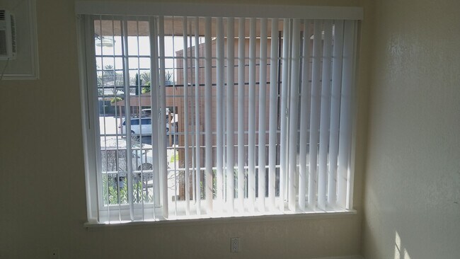 Building Photo - Welcome to SkyView Villa & Somerset Apartments!