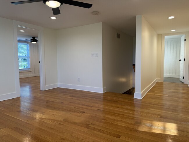 Building Photo - 5430 Floraville Rd
