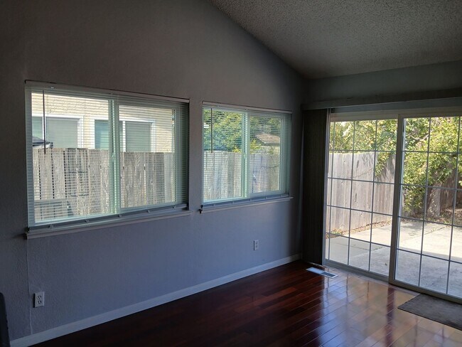 Building Photo - 400 Mokelumne Dr