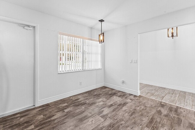 Building Photo - 125 Raintree Trail