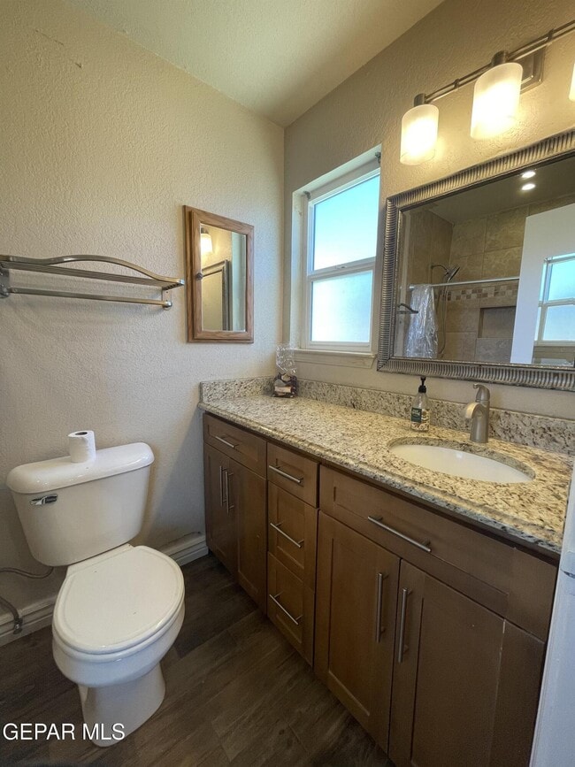 Building Photo - 5432 Thornridge Cir