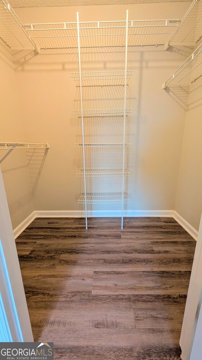 Building Photo - 2235 Old Hamilton Pl