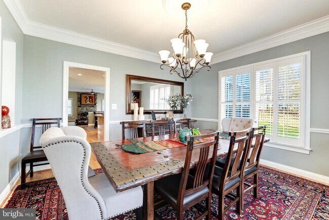 Building Photo - 2945 Oakton Knoll Ct