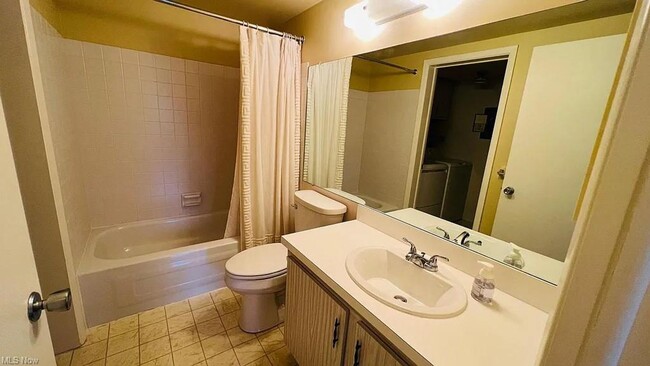 Building Photo - 1263 Lost Nation Rd