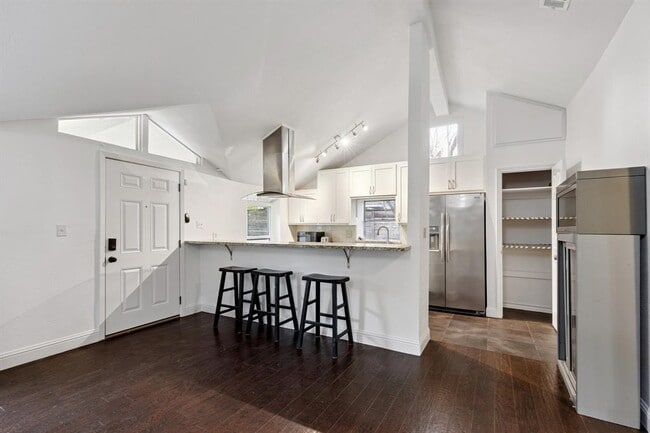 Building Photo - 2814 Gonzales St