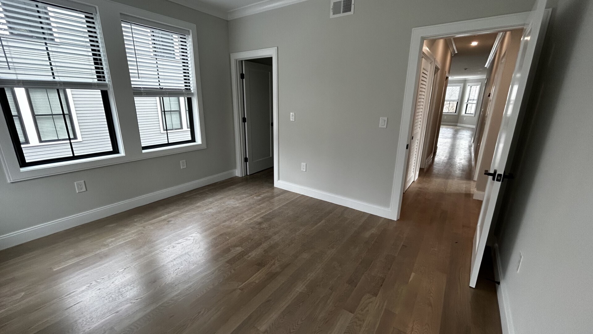 Building Photo - 281 Lamartine St