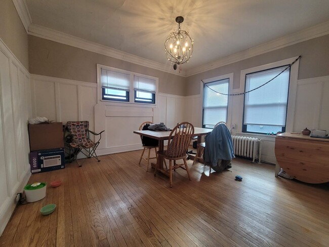 Interior Photo - 2523-29 Webster