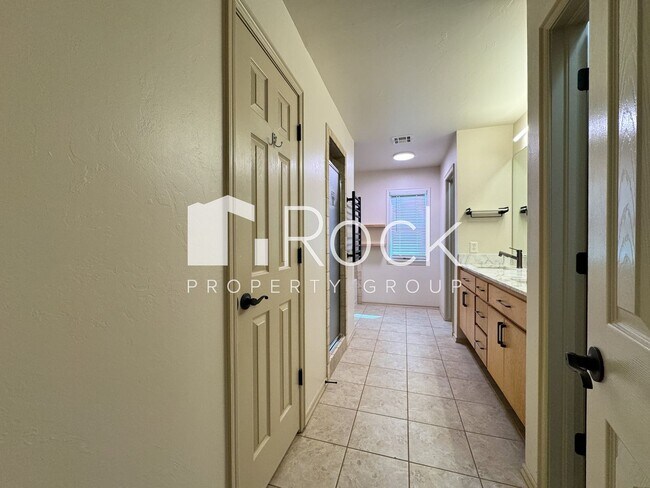 Building Photo - 3 Bed/2 Bath Edmond Home **AMAZING Locatio...