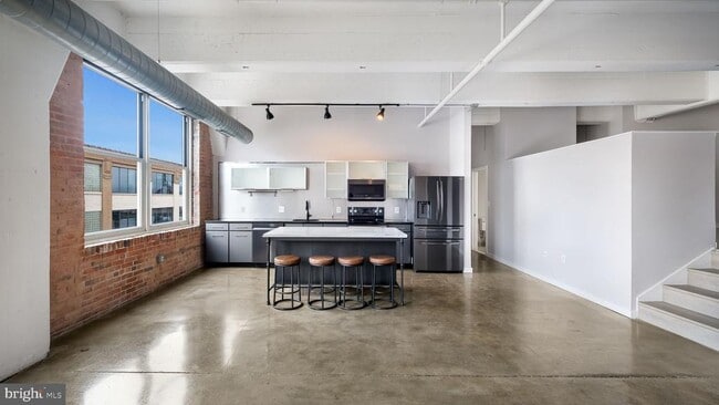 Building Photo - 444 N 4th St
