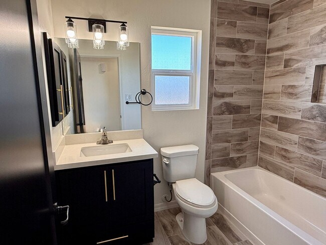 Building Photo - San Luis Corner Lot home with a Large Master Suite - 3 Bed 2 Bath Split Floor Plan