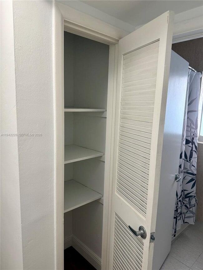 Building Photo - 814 Capri St